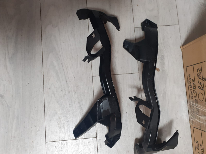 X4 ÇIKMA PARÇA SAG - SOL FAR BRAKETI .JPG